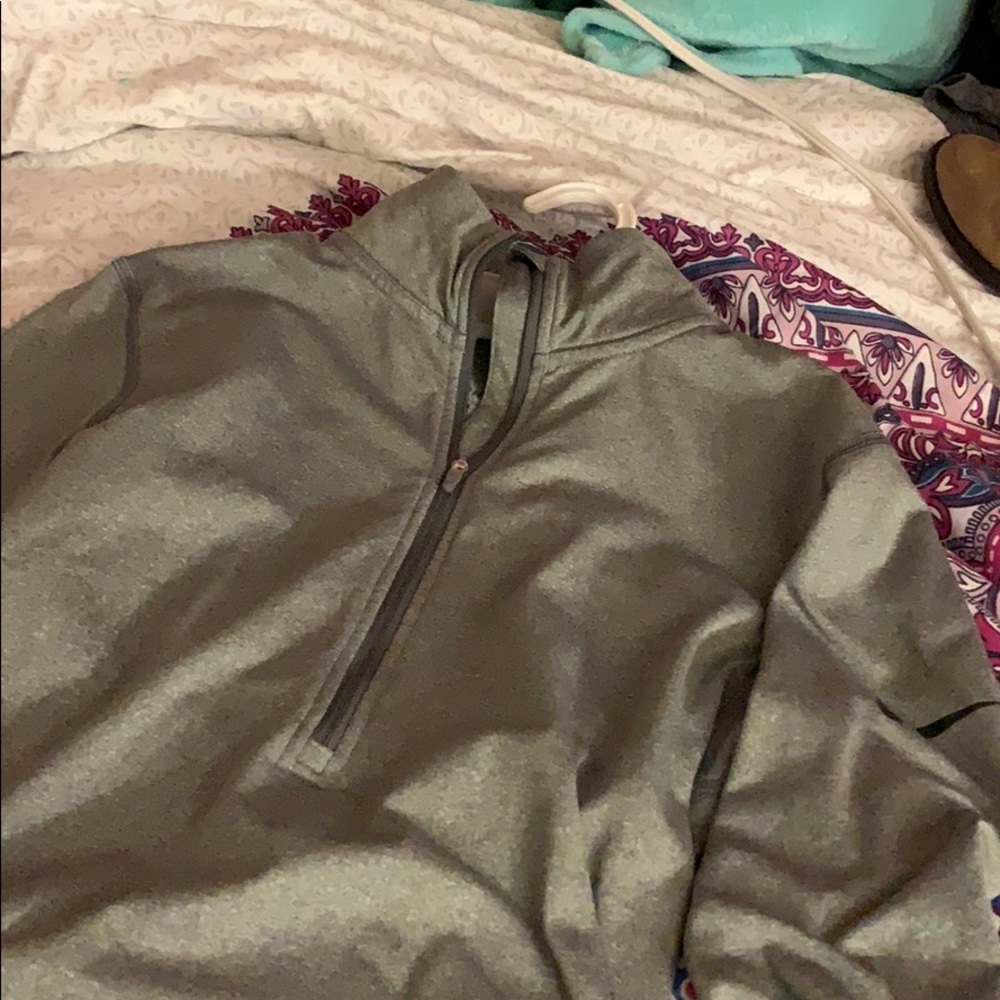 Nike 3 quarter zip pull over